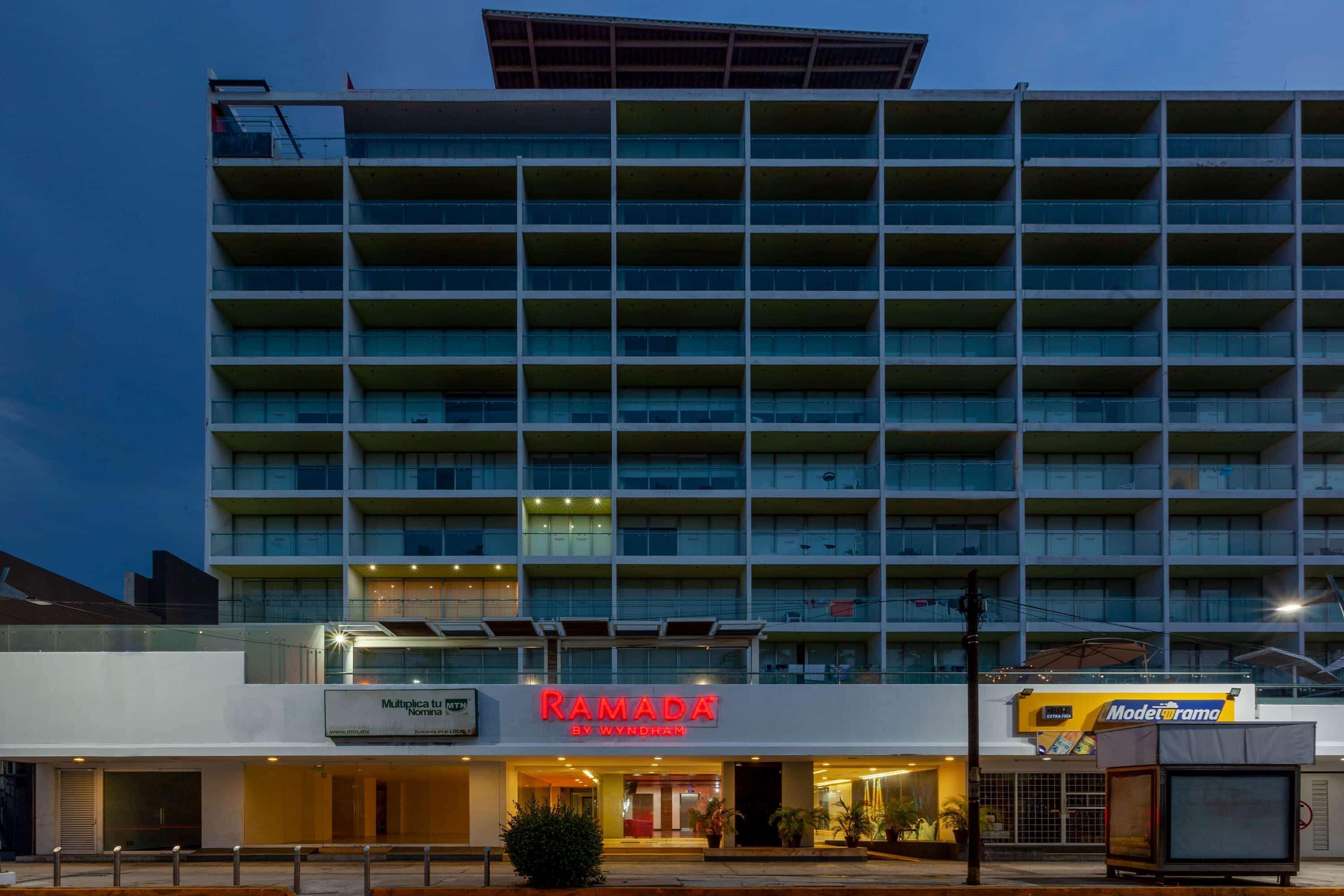 Ramada By Wyndham Acapulco Hotel & Suites Kültér fotó
