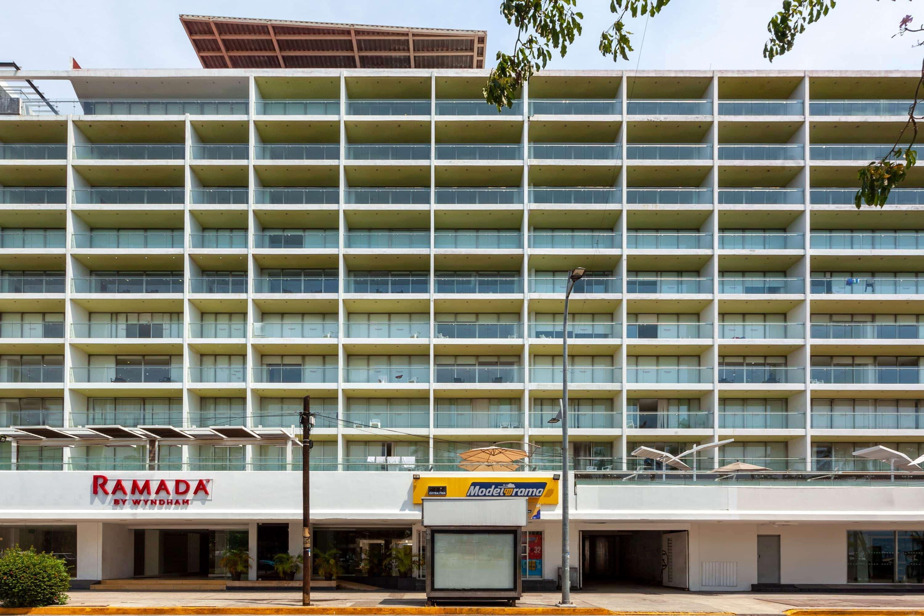 Ramada By Wyndham Acapulco Hotel & Suites Kültér fotó